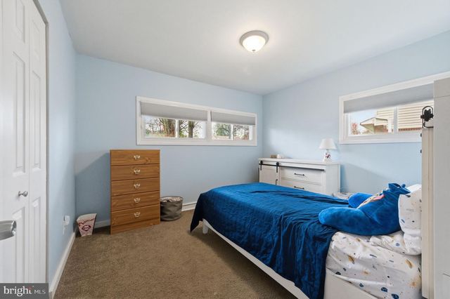 1111 N HILTON RD, Wilmington, DE 19803