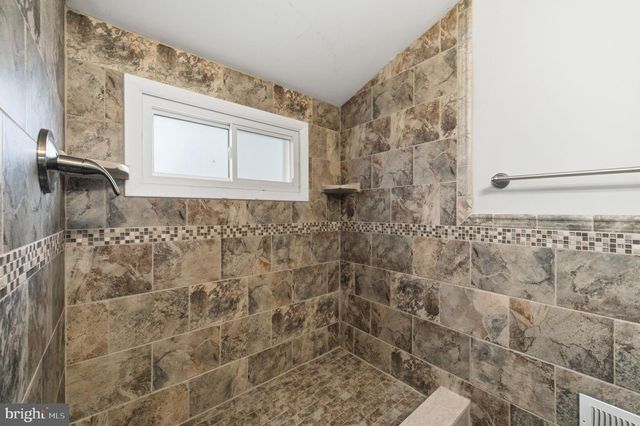 1111 N HILTON RD, Wilmington, DE 19803