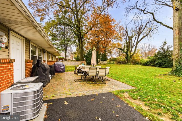 1111 N HILTON RD, Wilmington, DE 19803