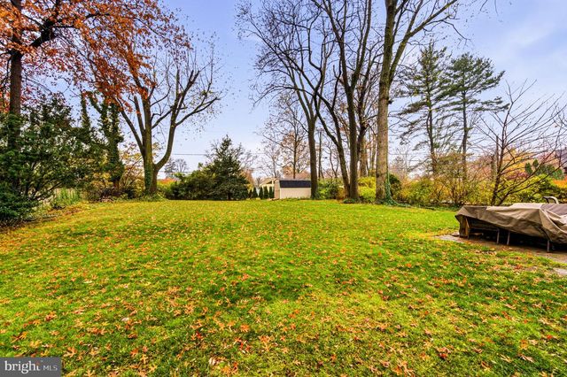 1111 N HILTON RD, Wilmington, DE 19803