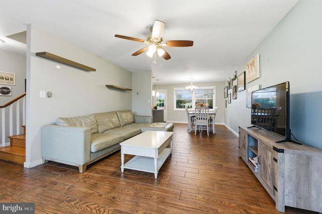 1111 N HILTON RD, Wilmington, DE 19803