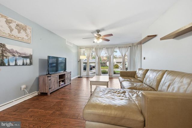 1111 N HILTON RD, Wilmington, DE 19803