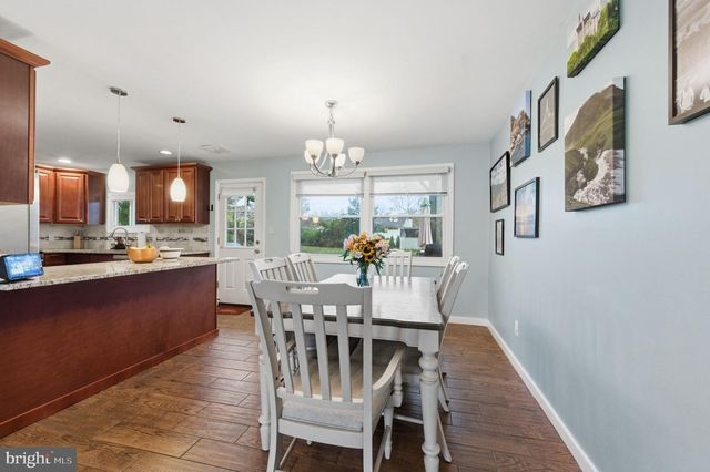 1111 N HILTON RD, Wilmington, DE 19803