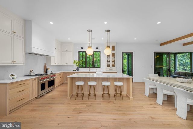 2107 ELLIOTT AVE, Mclean, VA 22101