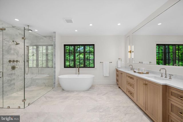 2107 ELLIOTT AVE, Mclean, VA 22101