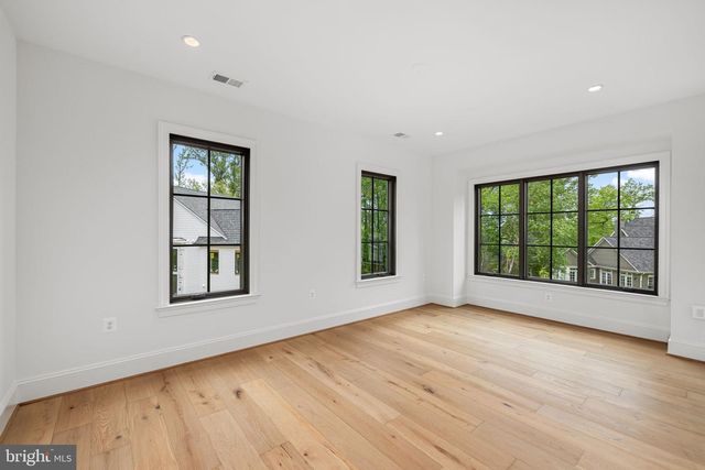 2107 ELLIOTT AVE, Mclean, VA 22101