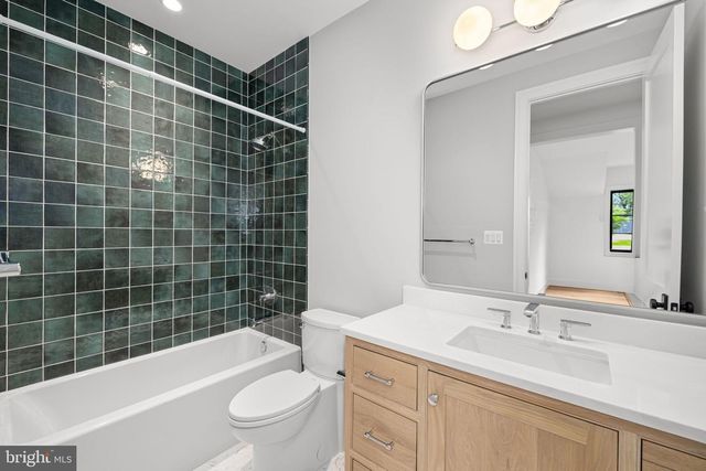 2107 ELLIOTT AVE, Mclean, VA 22101