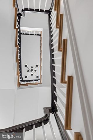 2107 ELLIOTT AVE, Mclean, VA 22101