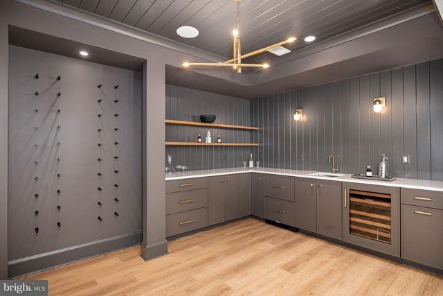 2107 ELLIOTT AVE, Mclean, VA 22101