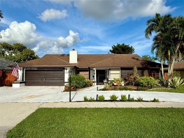 13647 Barberry Dr, Wellington, FL 33414
