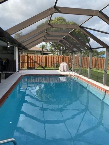 13647 Barberry Dr, Wellington, FL 33414