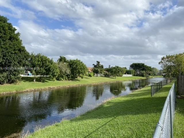 13647 Barberry Dr, Wellington, FL 33414