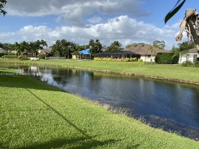 13647 Barberry Dr, Wellington, FL 33414