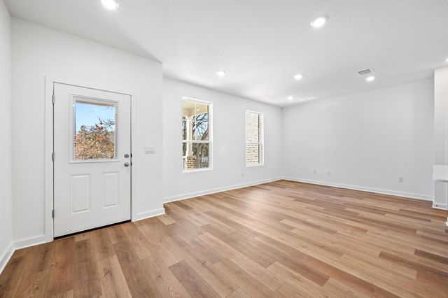 497 Orleanian DR B, Buda, TX 78610