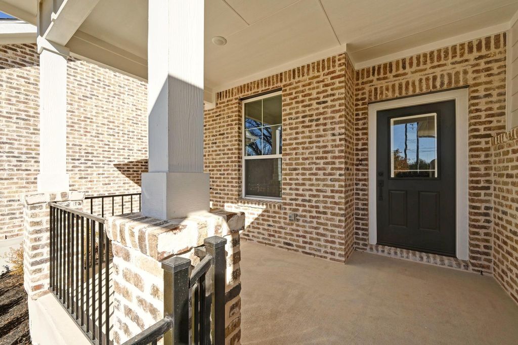 497 Orleanian DR B, Buda, TX 78610