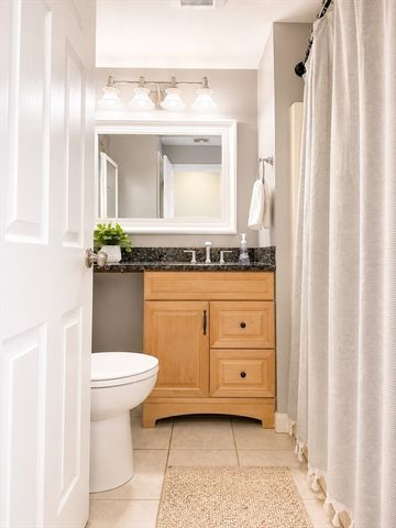 8 Concord Rd, Shrewsbury, MA 01545