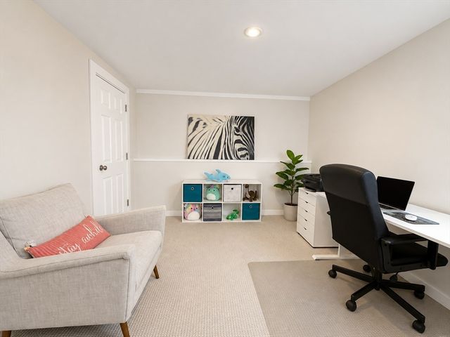 8 Concord Rd, Shrewsbury, MA 01545