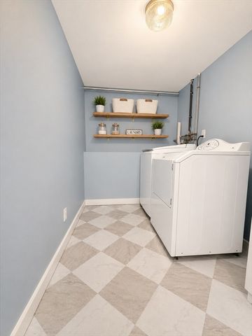 8 Concord Rd, Shrewsbury, MA 01545