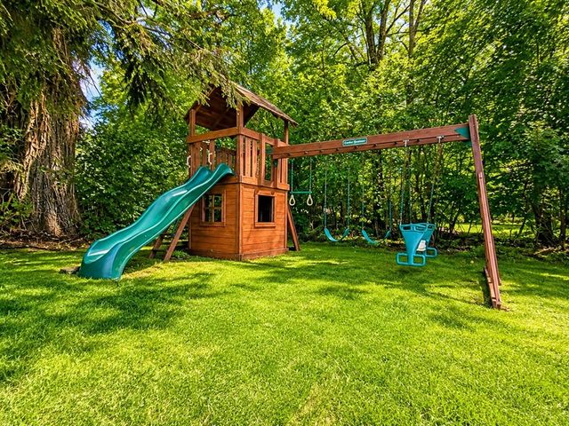 8 Concord Rd, Shrewsbury, MA 01545