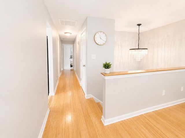8 Concord Rd, Shrewsbury, MA 01545