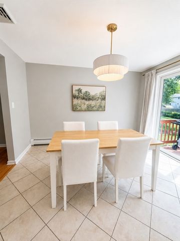 8 Concord Rd, Shrewsbury, MA 01545
