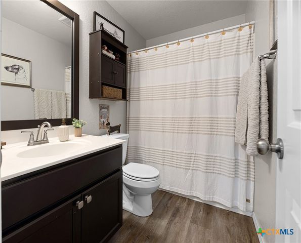 2204 Darst Drive, Seguin, TX 78155