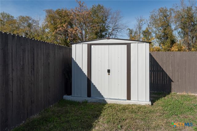 2204 Darst Drive, Seguin, TX 78155