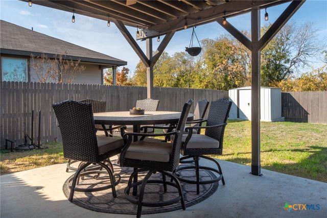 2204 Darst Drive, Seguin, TX 78155