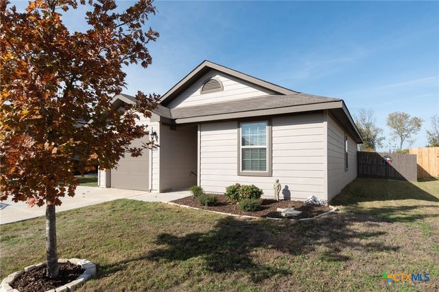 2204 Darst Drive, Seguin, TX 78155