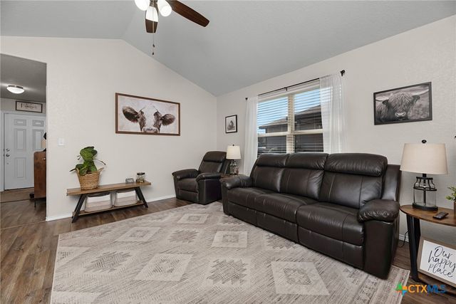 2204 Darst Drive, Seguin, TX 78155