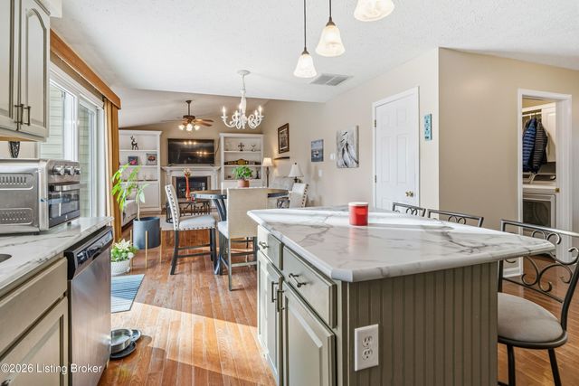 165 Lincoln Station Dr, Simpsonville, KY 40067