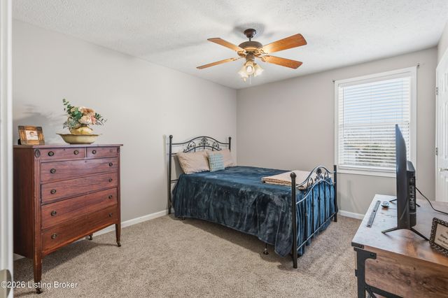 165 Lincoln Station Dr, Simpsonville, KY 40067