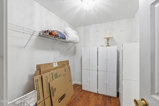 165 Lincoln Station Dr, Simpsonville, KY 40067