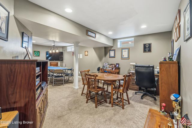 165 Lincoln Station Dr, Simpsonville, KY 40067