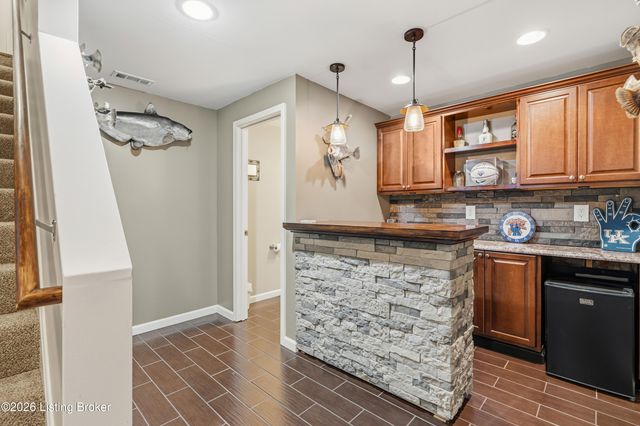 165 Lincoln Station Dr, Simpsonville, KY 40067