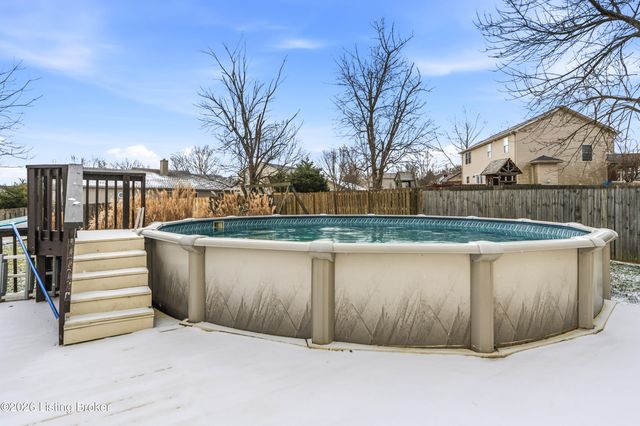 165 Lincoln Station Dr, Simpsonville, KY 40067