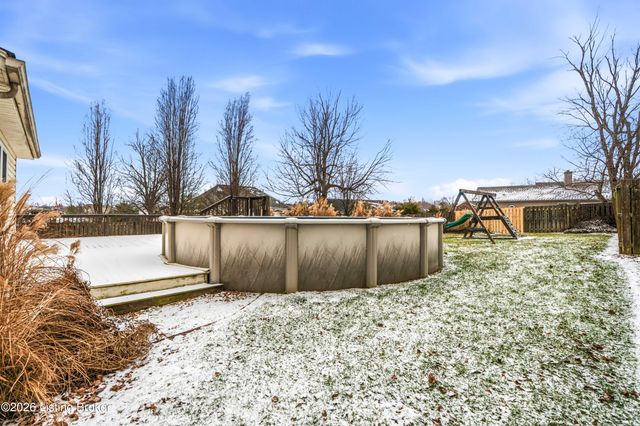 165 Lincoln Station Dr, Simpsonville, KY 40067