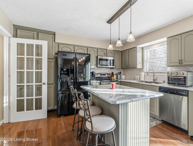 165 Lincoln Station Dr, Simpsonville, KY 40067