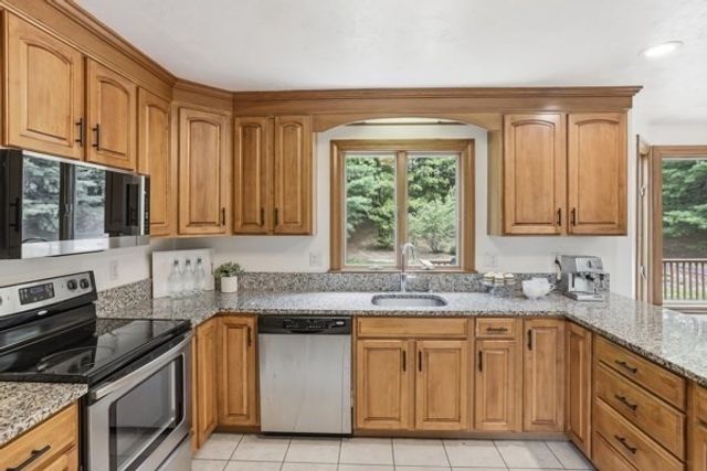 5 Gray Farm Rd., Littleton, MA 01460