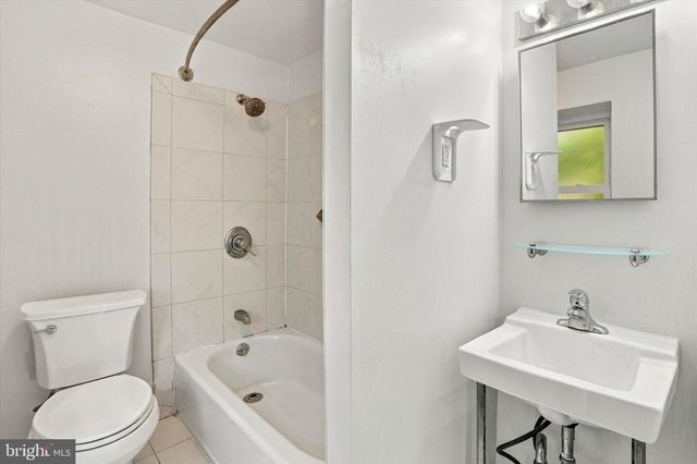 335 R POPLAR ST, Philadelphia, PA 19123