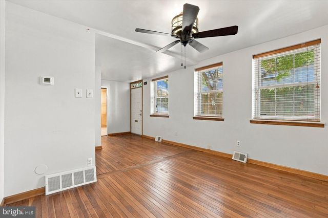 335 R POPLAR ST, Philadelphia, PA 19123