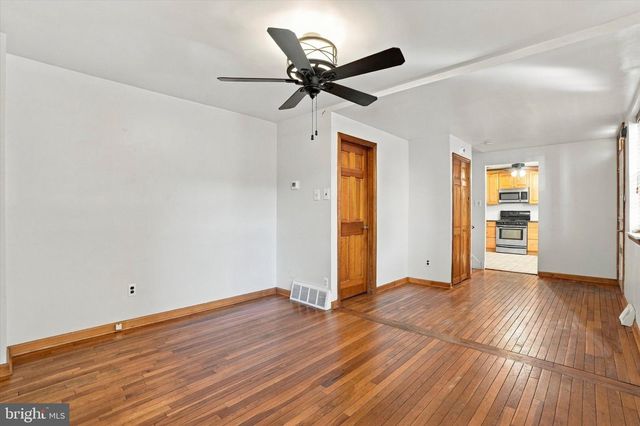 335 R POPLAR ST, Philadelphia, PA 19123