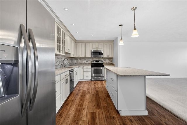 64 Broad Reach 107, Weymouth, MA 02191