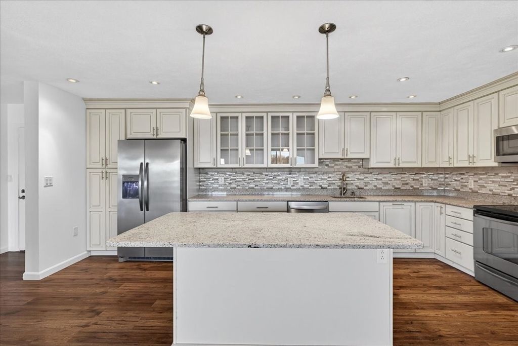 64 Broad Reach 107, Weymouth, MA 02191