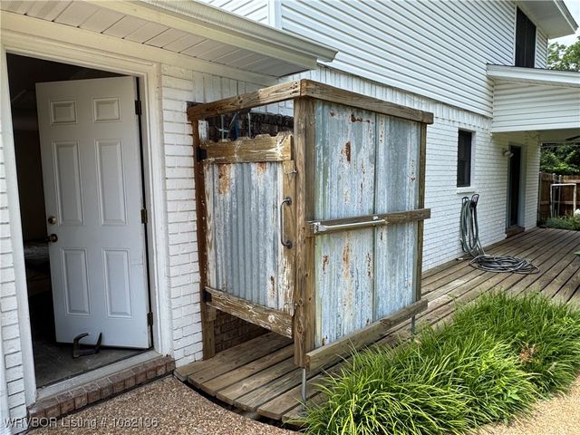 1721 Armistead Road, Fort Smith, AR 72916
