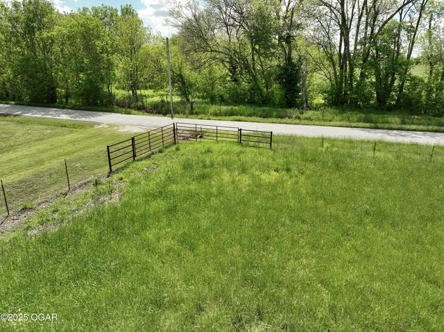 5450 Cr 130, Carthage, MO 64836