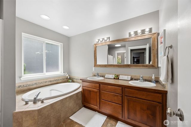 8541 28th Way SE, Olympia, WA 98513