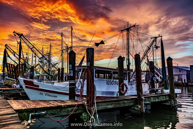 1302 & 1306 Maui Drive, Tiki Island, TX 77554