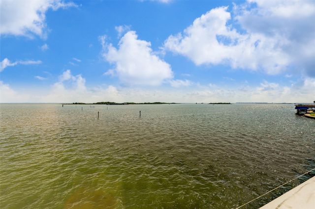 1302 & 1306 Maui Drive, Tiki Island, TX 77554