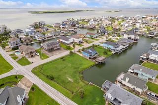 1302 & 1306 Maui Drive, Tiki Island, TX 77554